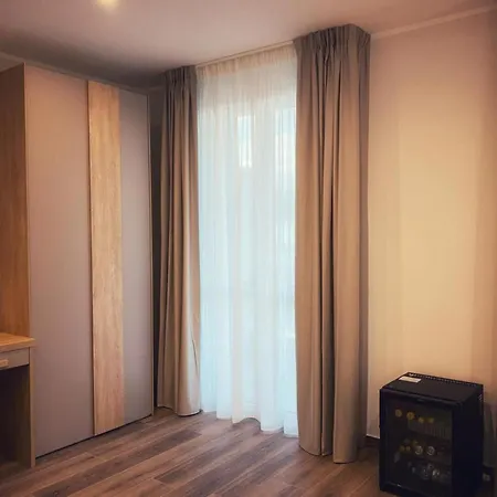 Lumarooms Bed and breakfast