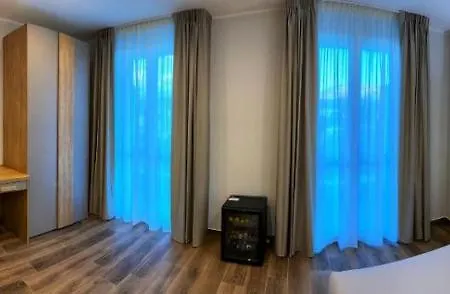 Lumarooms Bed and breakfast