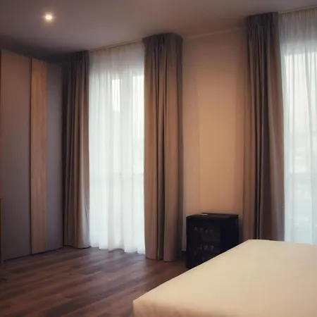 Lumarooms Bed and breakfast