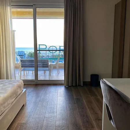 Lumarooms Bed & Breakfast 4*