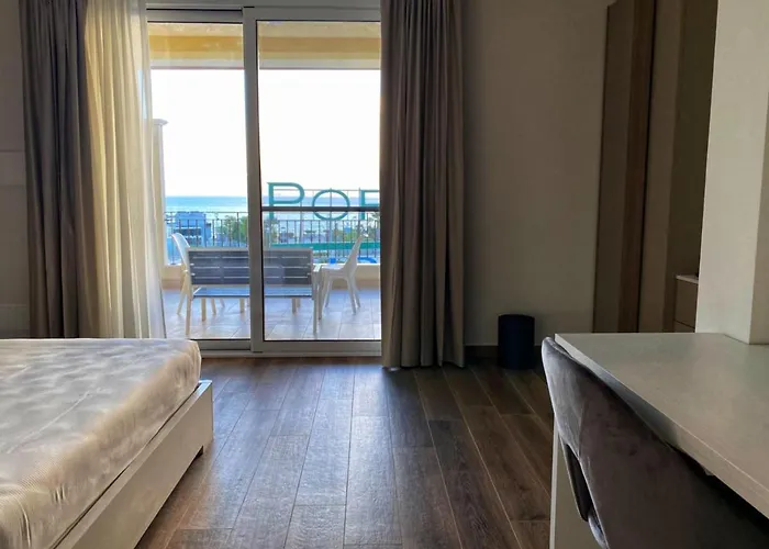 Lumarooms Bed & Breakfast 4*